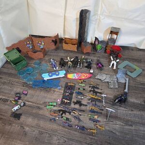 Fortnite set figures wall pieces, guns,  backpacks, electric Royale driftboard